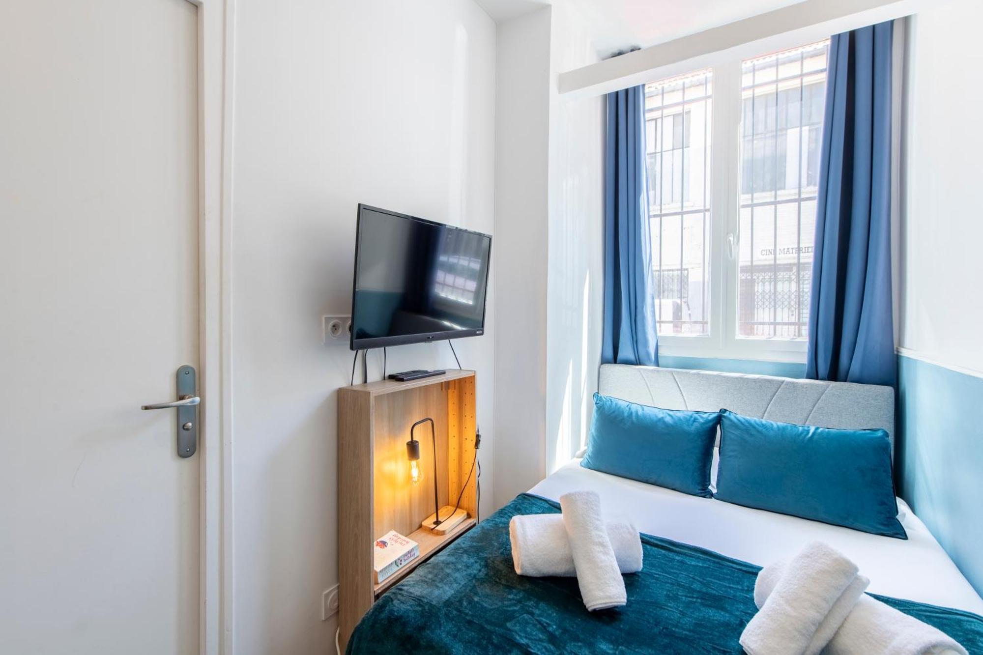 Parisian Getaway For Two In Iconic Montmartre Neighborhood Paris