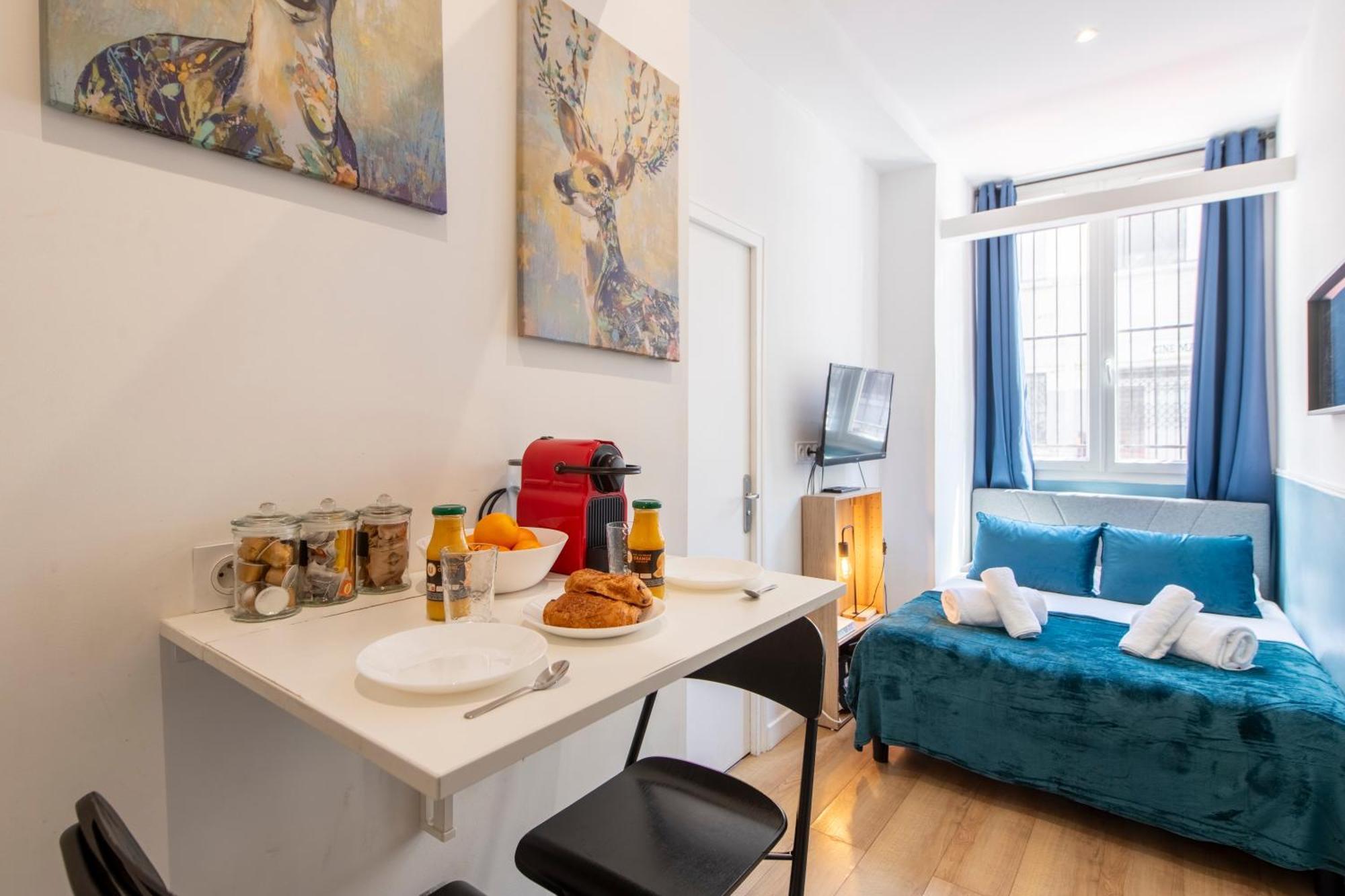 Parisian Getaway For Two In Iconic Montmartre Neighborhood * Paris
