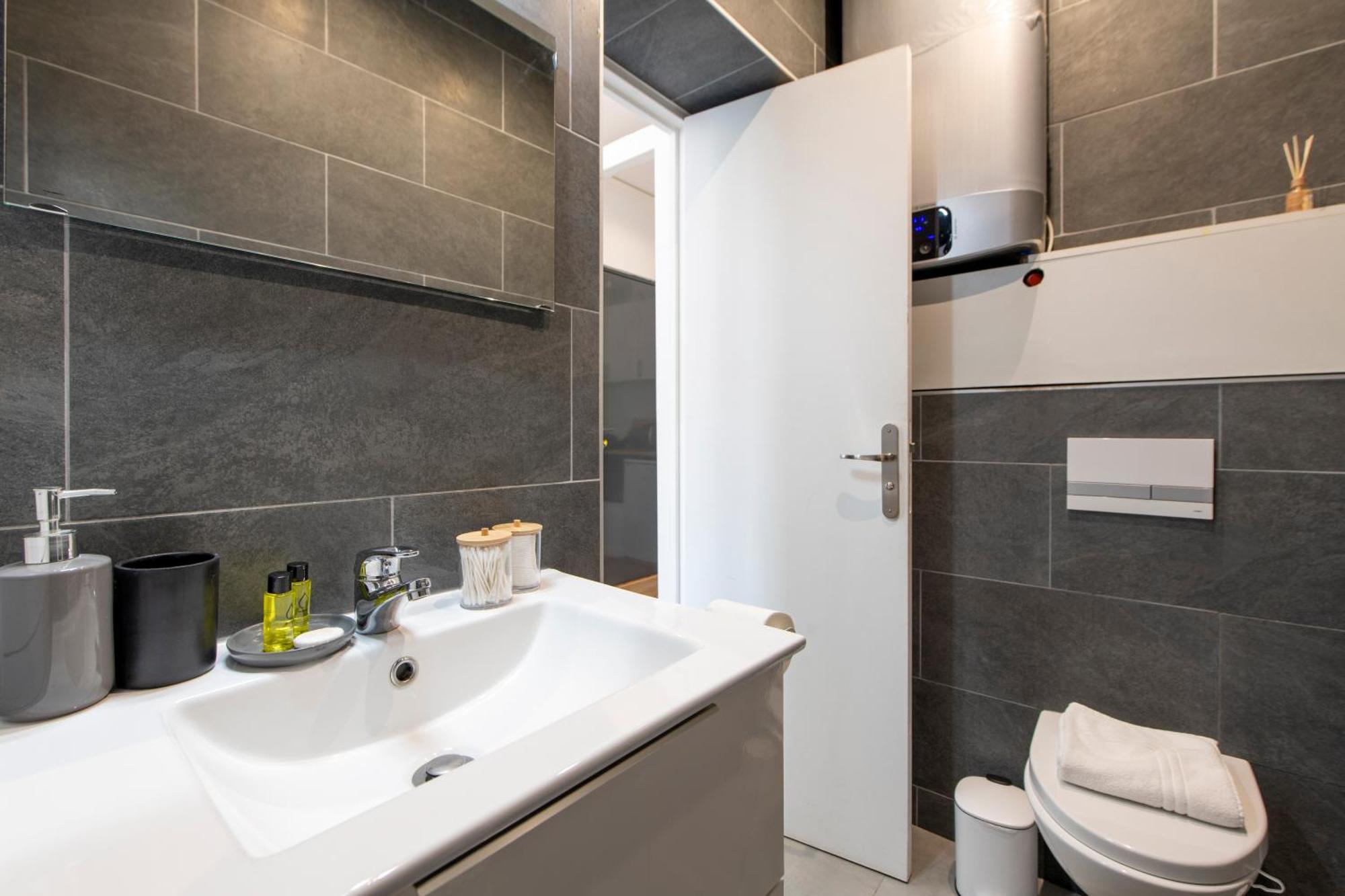 Parisian Getaway For Two In Iconic Montmartre Neighborhood